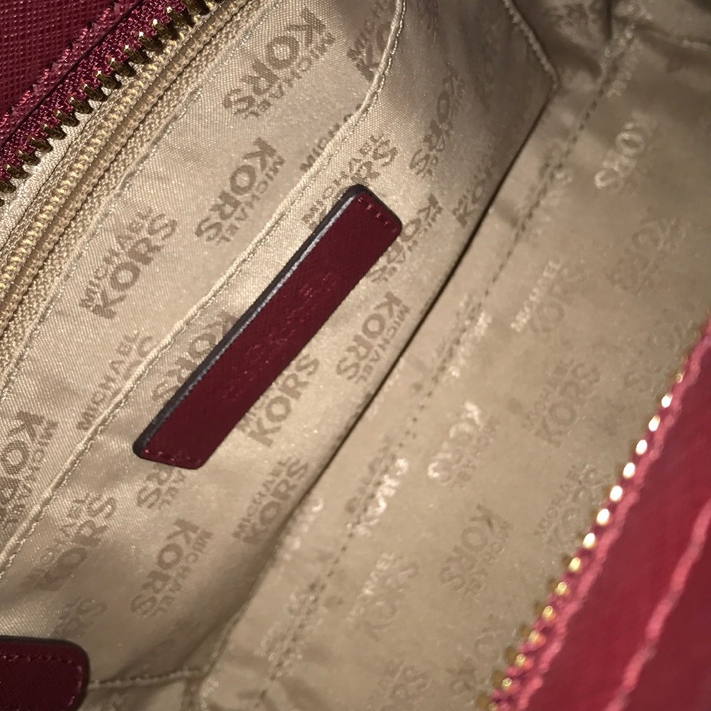 Michael Kors Purse - Picture 6 of 8